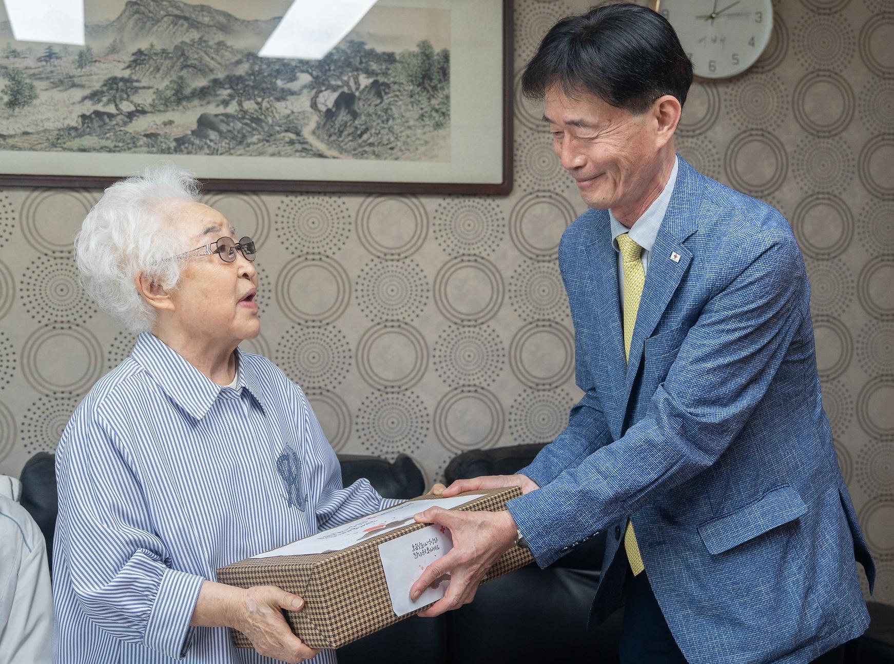 Number of S. Koreans with family in N. Korea down to less than 33,000