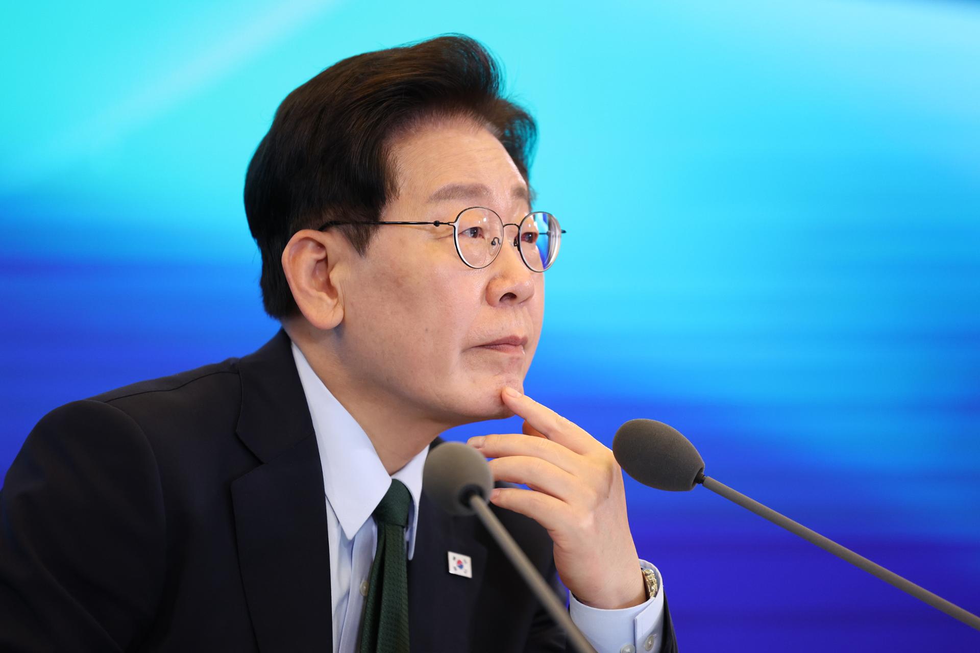 Lee orders Korea not apply for CPTPP membership this year